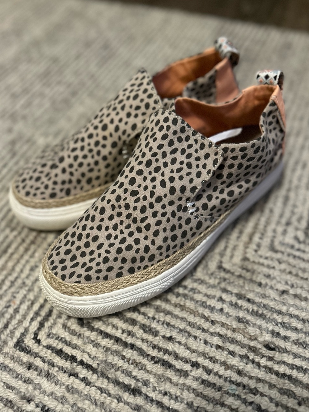 Hey Dude Peyton Cheetah Print Slip-On Sneakers Womens Size 9